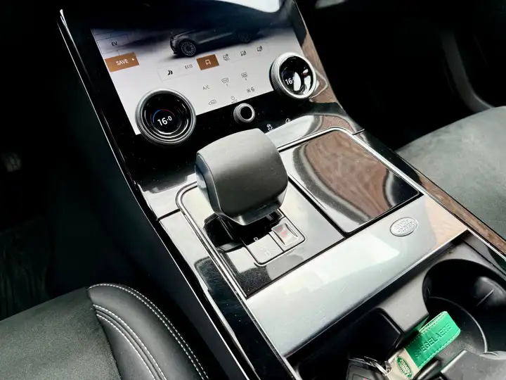 
								Land Rover Range Rover Velar P400e Black Pack PHEV Automaat Financial Lease full									