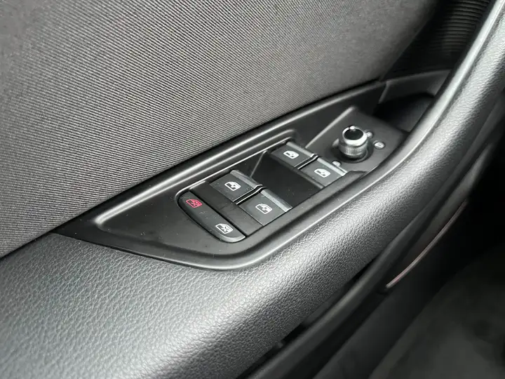 
								Audi A4 Avant 35 TFSI 1.5 S line S tronic Financial Lease full									