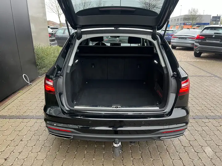 
								Audi A4 Avant 35 TFSI 1.5 S line S tronic Financial Lease full									