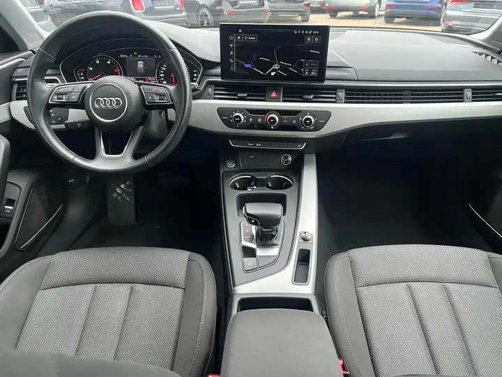 
								Audi A4 Avant 35 TFSI 1.5 S line S tronic Financial Lease full									