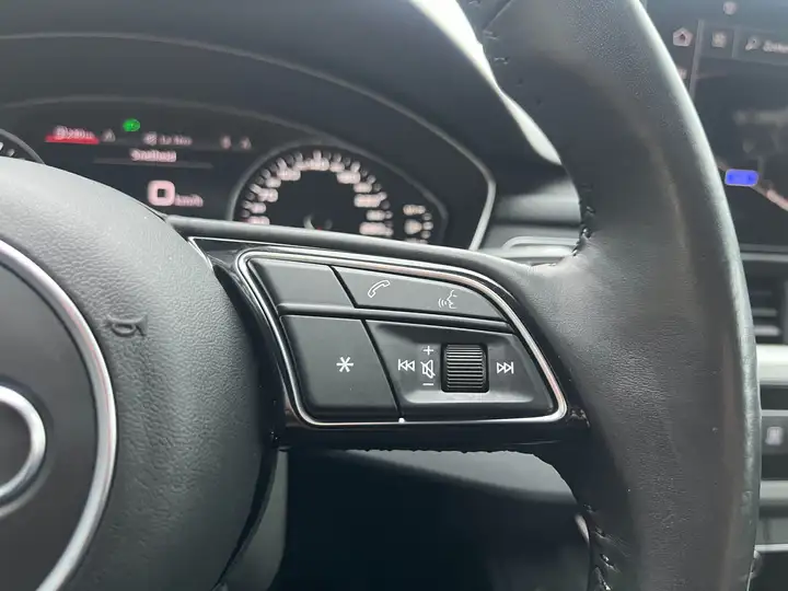 
								Audi A4 Avant 35 TFSI 1.5 S line S tronic Financial Lease full									