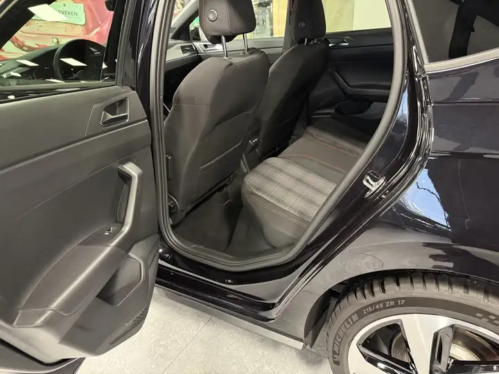 
								Volkswagen Polo GTI 2.0 TSI DSG Benzine Financial Lease full									