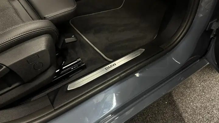 
								BMW 118 1-serie 118i Introduction Edition full									