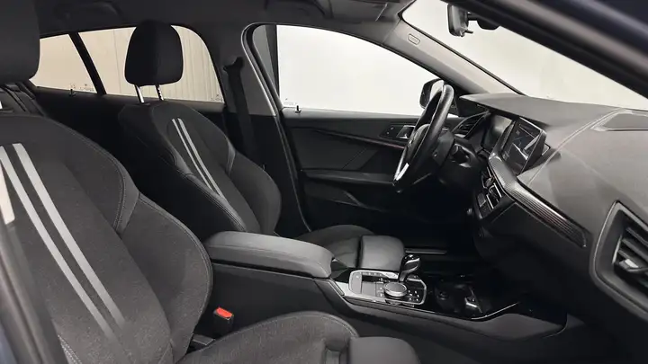 
								BMW 118 1-serie 118i Introduction Edition full									