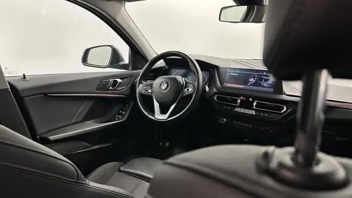 
								BMW 118 1-serie 118i Introduction Edition full									