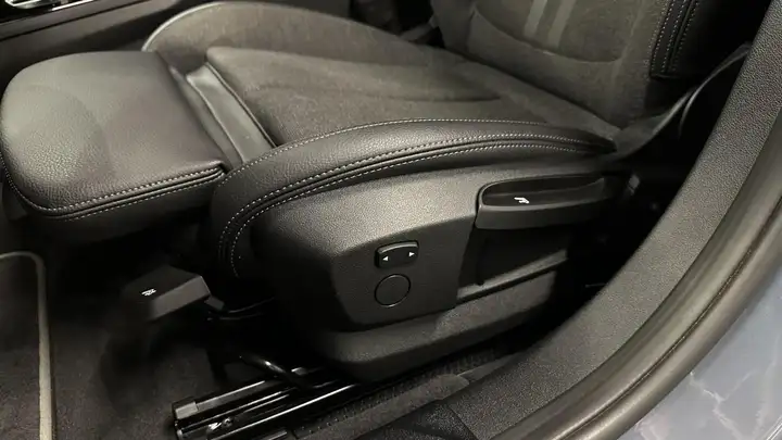 
								BMW 118 1-serie 118i Introduction Edition full									