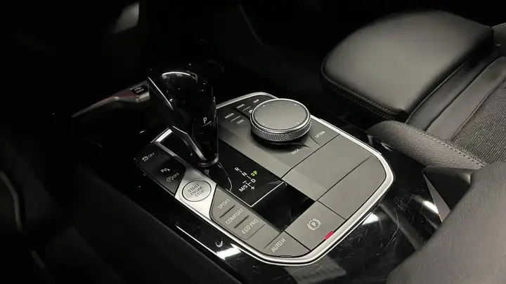 
								BMW 118 1-serie 118i Introduction Edition full									