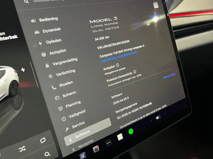 
								Tesla Model 3 Long Range AWD (Dual Motor) full									