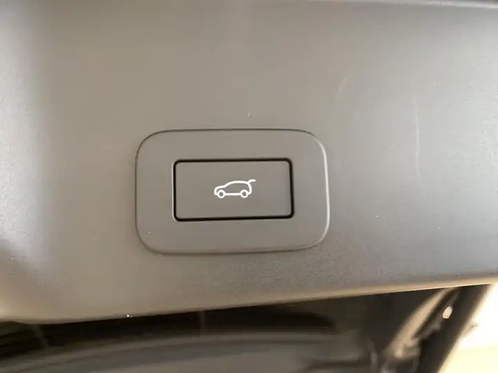 
								Land Rover Range Rover Evoque D165 R-Dynamic 2.0 Diesel Financial Lease full									