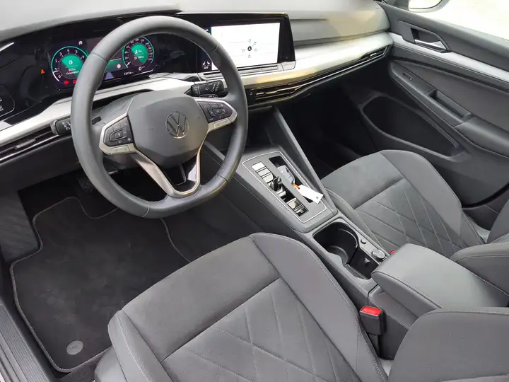 
								Volkswagen Golf Variant 1.5 TSI Automaat Financial Lease full									