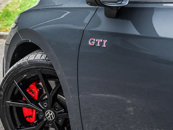 
								Volkswagen Golf GTI 2.0 TSI DSG Benzine Financial Lease full									