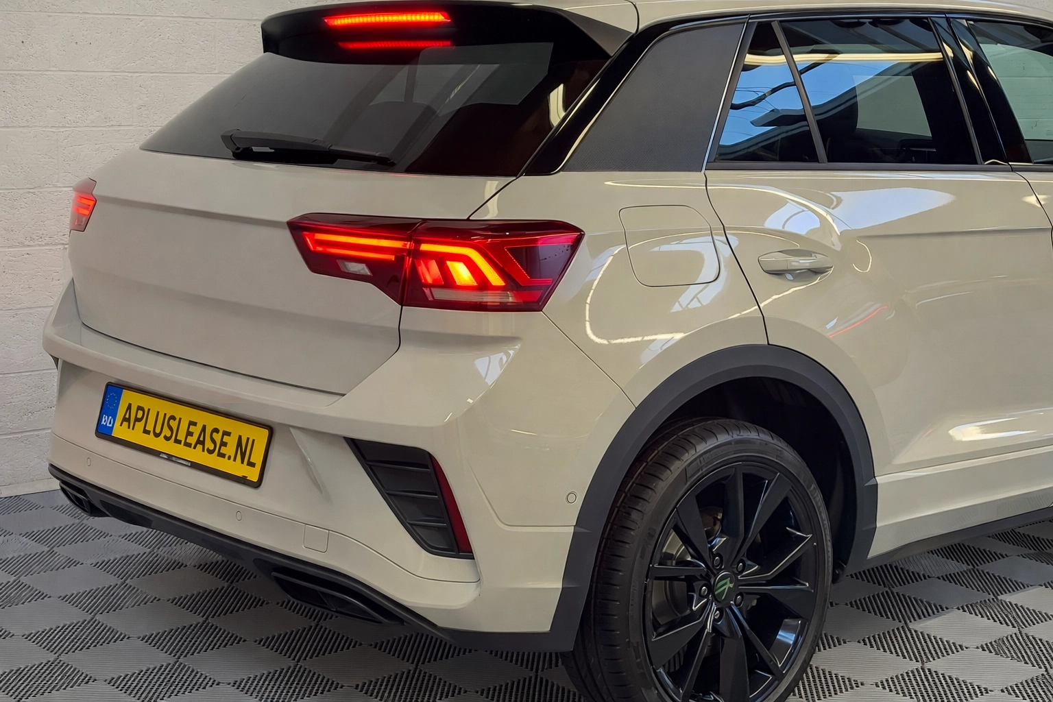 
								Volkswagen T-Roc 1.5 TSI Automaat Benzine Financial Lease full									