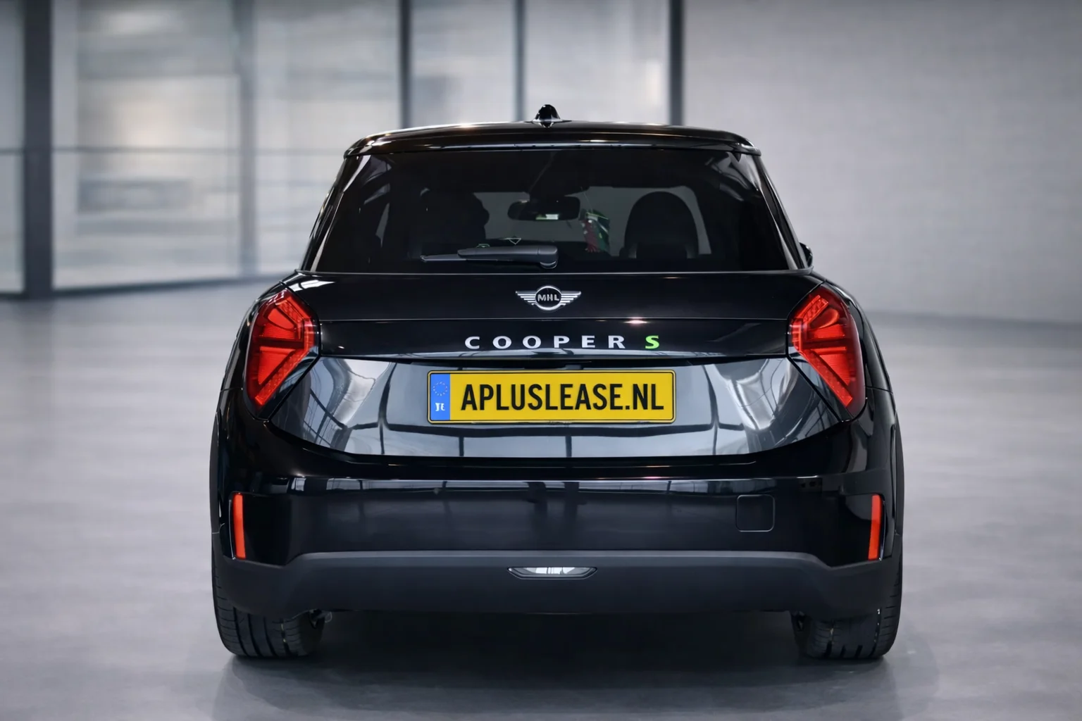 
								MINI Cooper SE Classic Trim full									