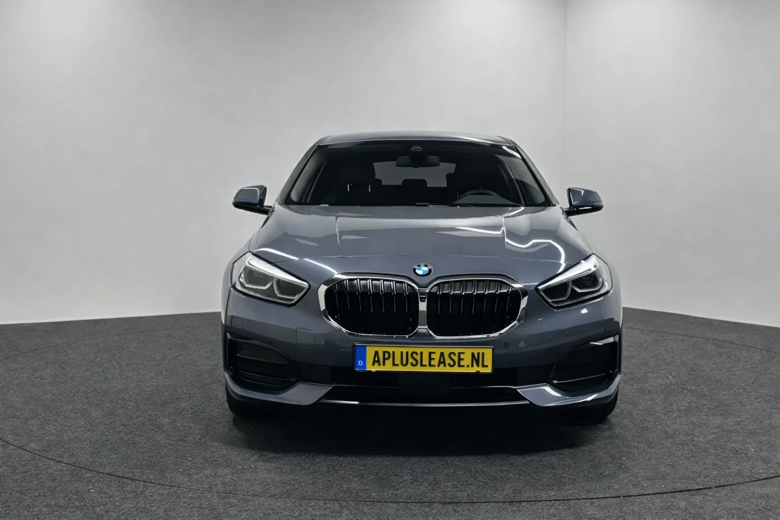 
								BMW 118 1-serie 118i Introduction Edition full									