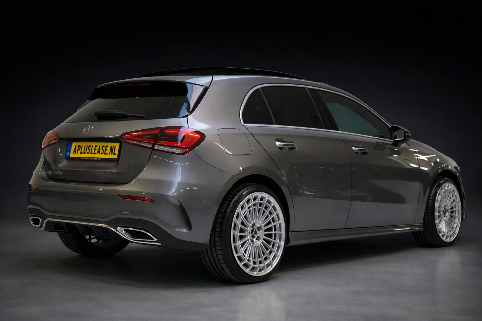
								Mercedes-Benz A 250 e AMG Line | Panoramadak full									