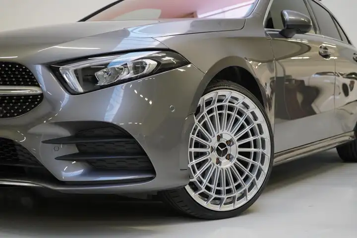 
								Mercedes-Benz A 250 e AMG Line | Panoramadak full									