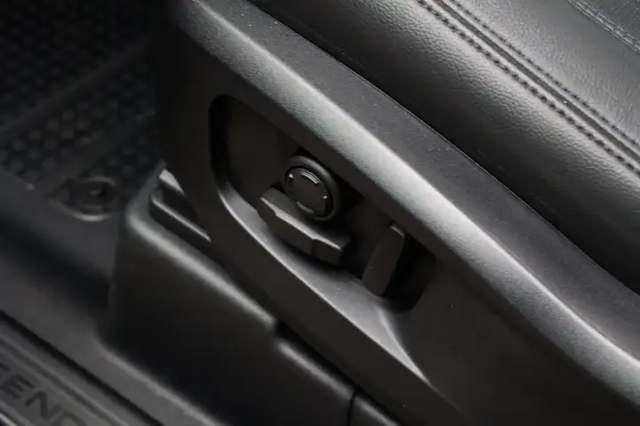 
								Land Rover Defender 90 D200 2.0 Diesel Financial Lease full									