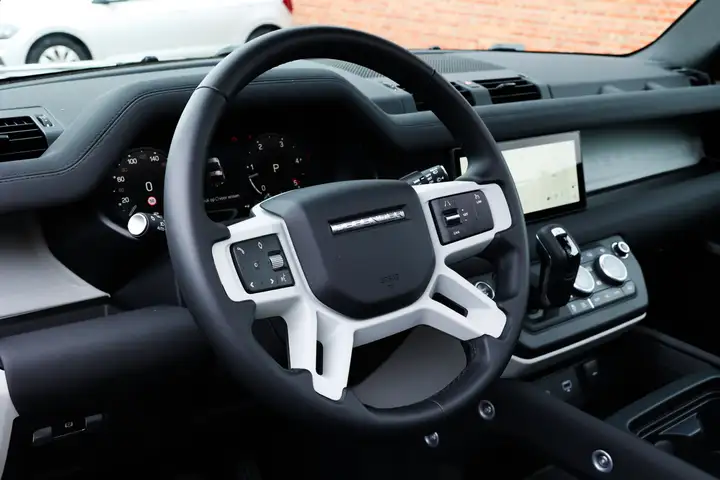 
								Land Rover Defender 90 D200 2.0 Diesel Financial Lease full									