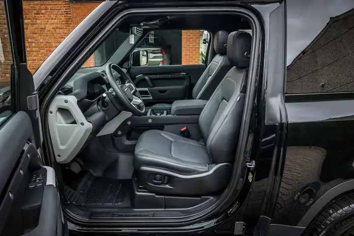 
								Land Rover Defender 90 D200 2.0 Diesel Financial Lease full									