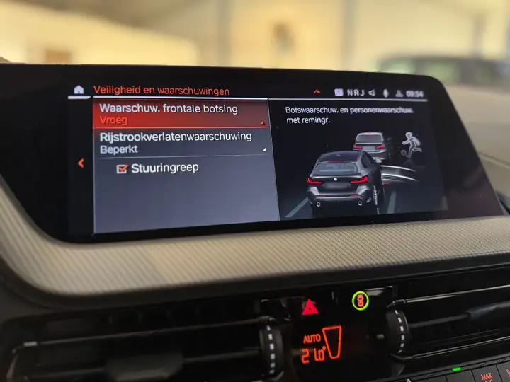 
								BMW 118i 1.5 Benzine M Sport Automaat Financial Lease full									