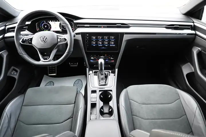 
								Volkswagen Arteon Shooting Brake 1.4 eHybrid R-Line PHEV Automaat Financial Lease full									