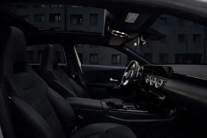 
								Mercedes-Benz A-Klasse 1.3 Benzine AMG Line Automaat Financial Lease full									