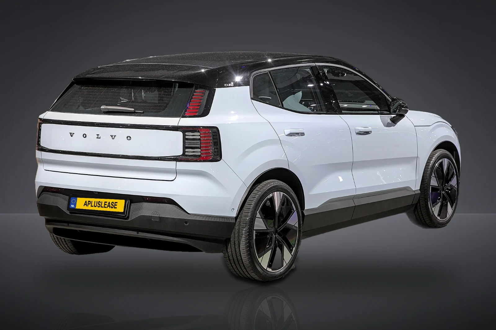 
								Volvo EX30 Twin Motor Performance Ultra | Harman Kardon full									